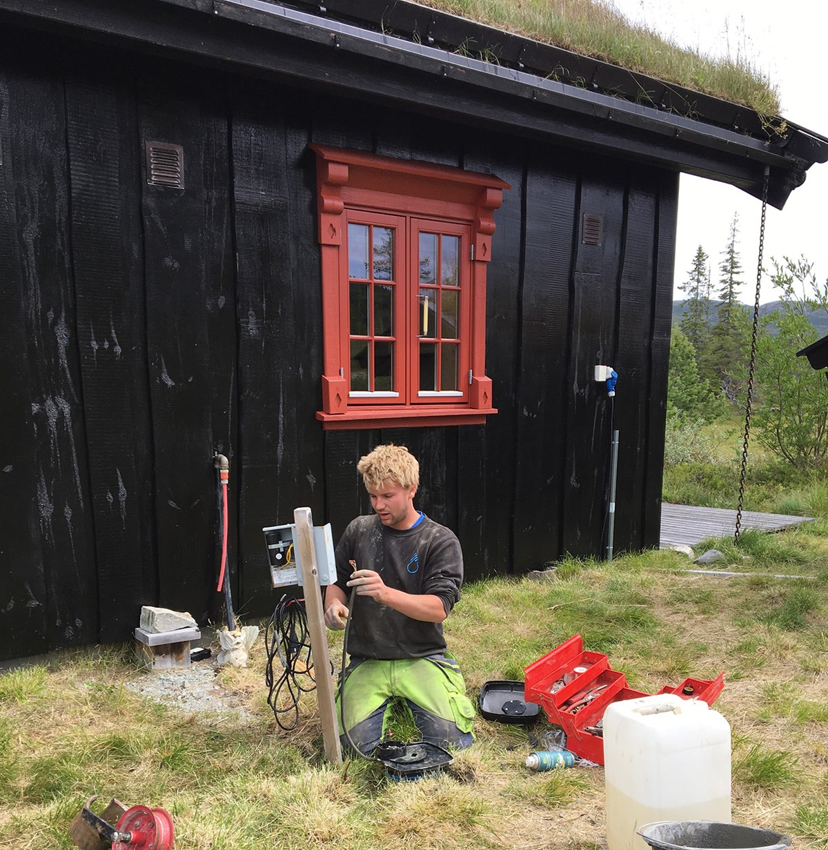 Daglig leder-rollen er langt fra noen rein kontorjobb hos Kaugerud Brønnboring.