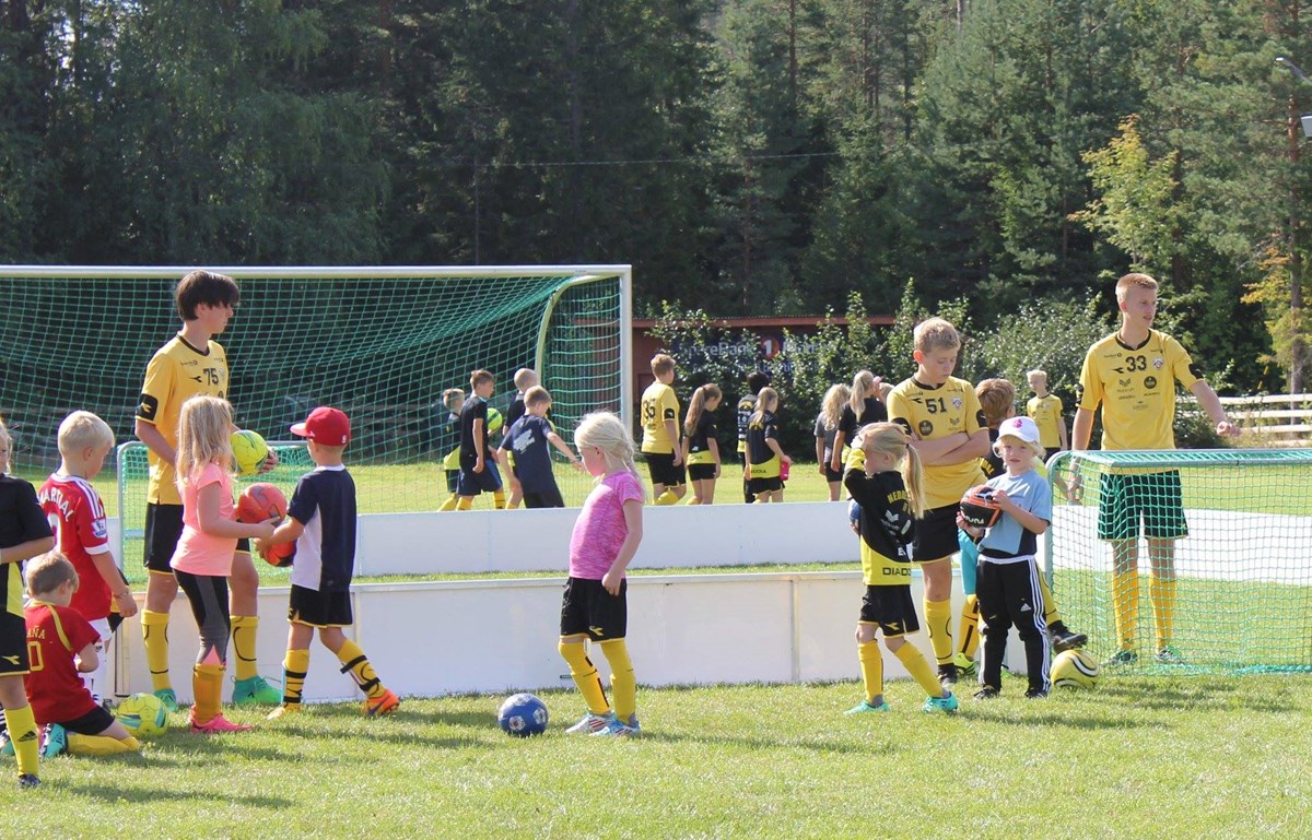 Det er et yrende fotballmiljø i Nedre Sigdal. Foto: Anita Tyberg/NSIF.