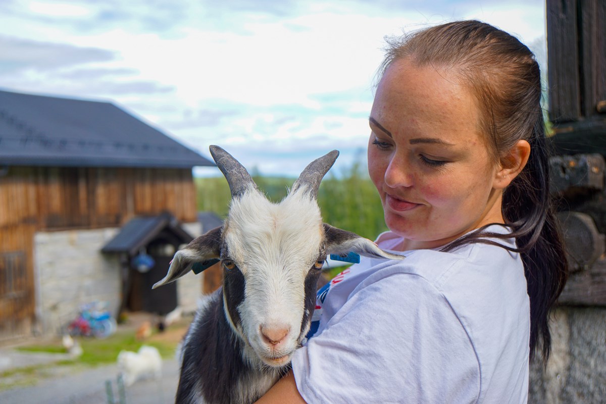 Jeanette har et stort hjerte både for mennesker og dyr.