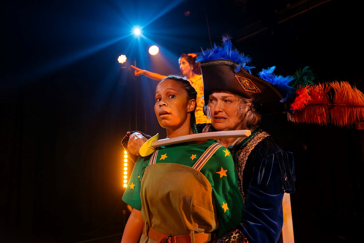 Peter Pan og Kaptein Krok. Foto: Signe Fuglesteg Luksengard.