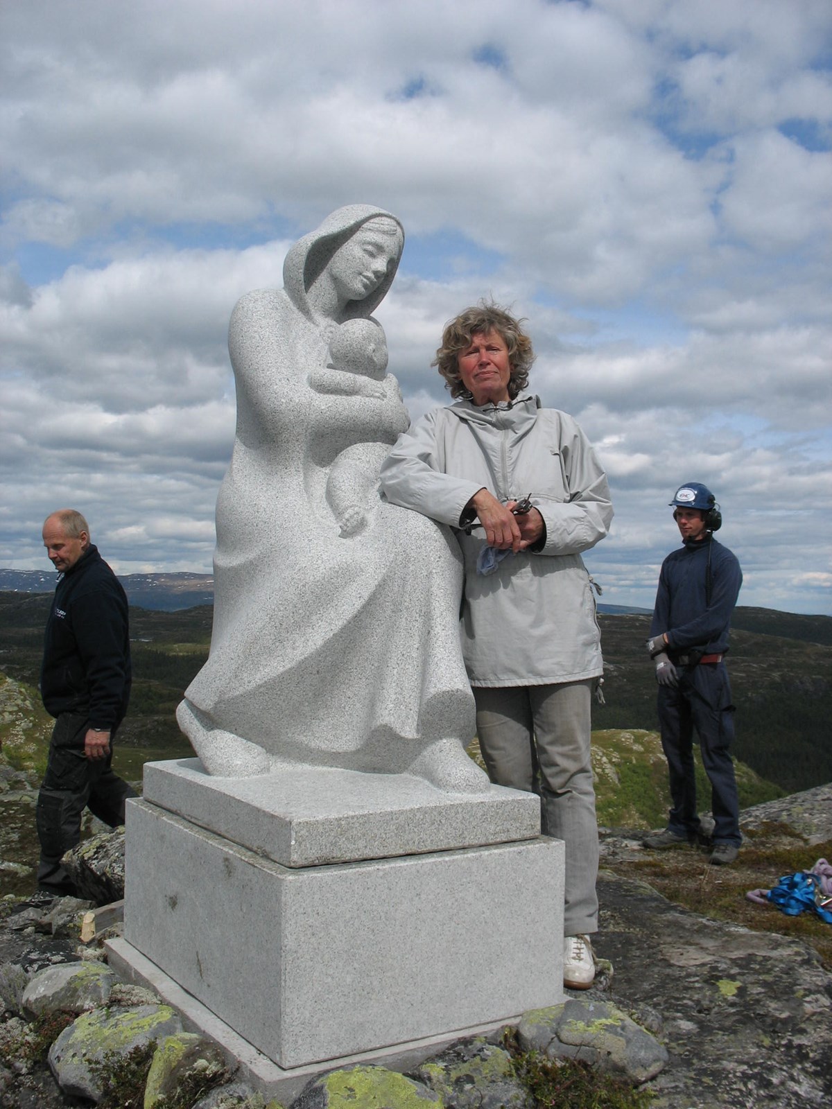 Foto: Knut Aabø. Kunstneren og Madonnaen