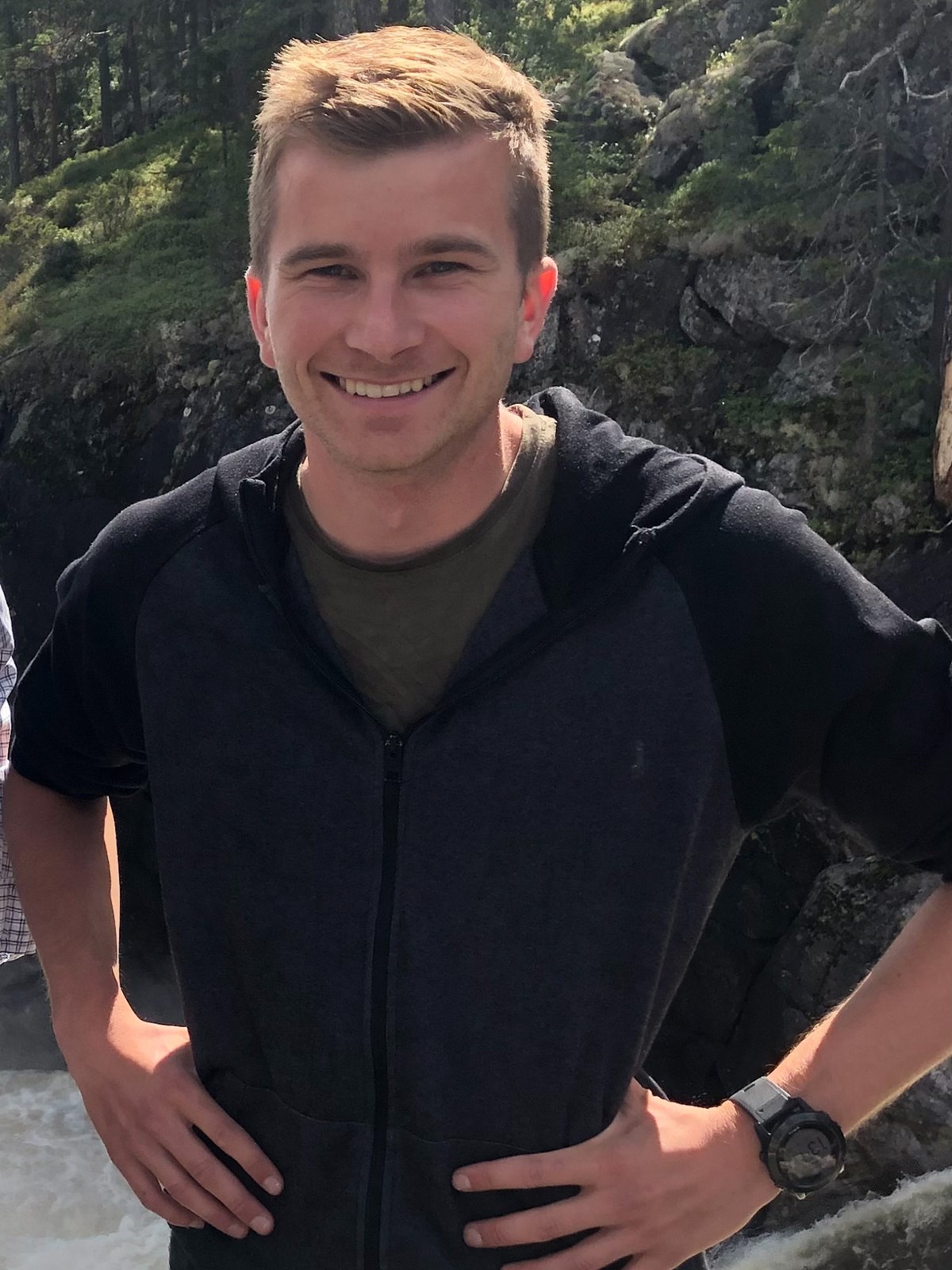 Ordfører Vebjørn Aasand Seljord smiler for Sigdals nominasjon som finalist i næringskåring.