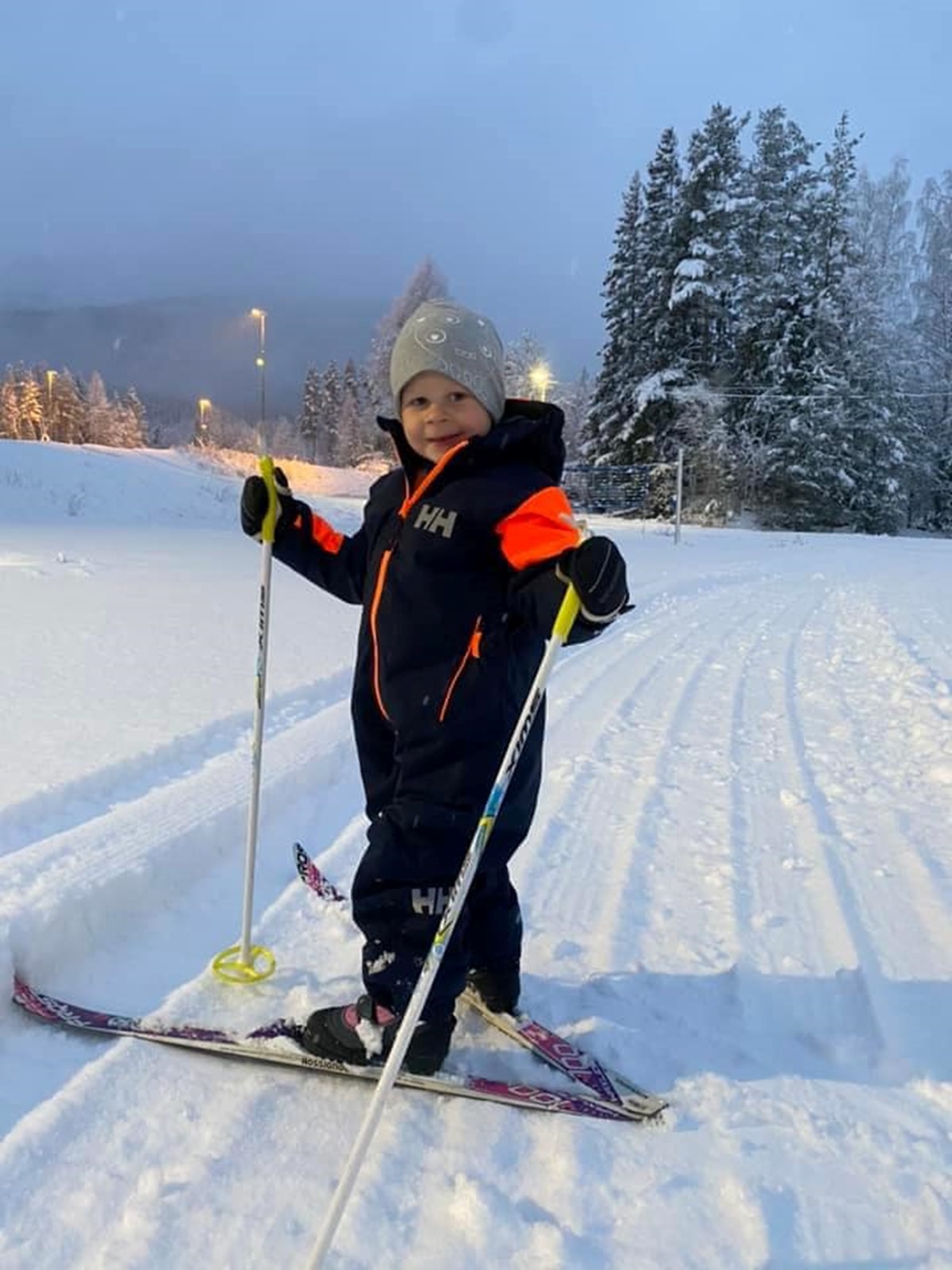 Lysløypa i Eggedal er også fin for de minste. Her er Henrik på 3 år.